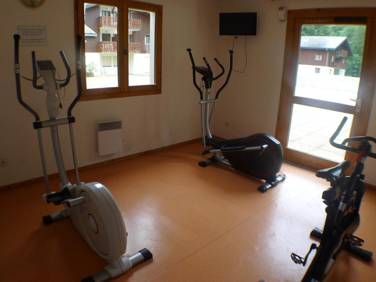 Appartement Confortable Avec Piscines, Terrasse Et Parking A Samoens - Fr-1-629-100 Exteriör bild