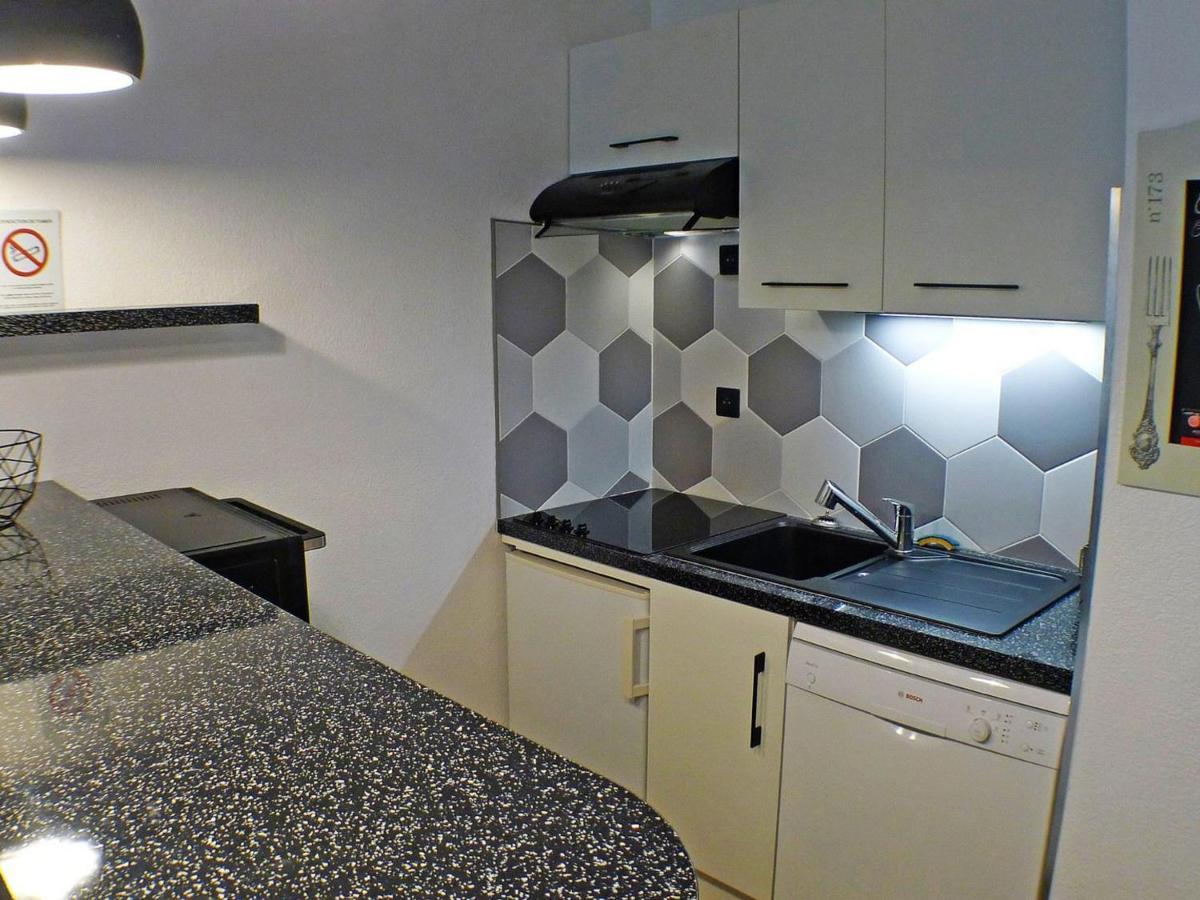 Appartement Confortable Avec Piscines, Terrasse Et Parking A Samoens - Fr-1-629-100 Exteriör bild